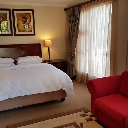 Jubilee Lodge Guest House Йоханнесбург Экстерьер фото